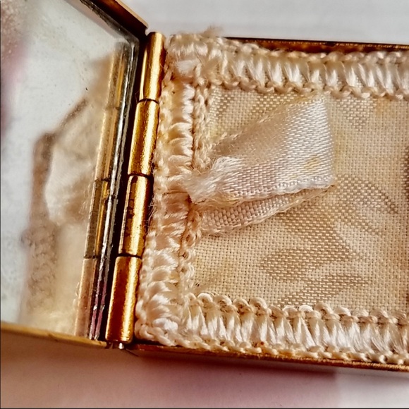 Vintage Rouge/ powder box circa 1930’s - Picture 6 of 7